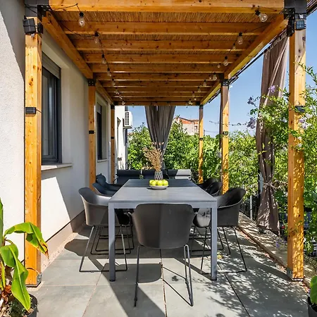 Le Vito By Interhome Tribalj