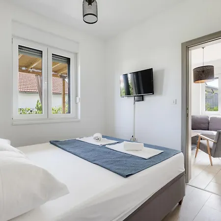 Le Vito By Interhome Tribalj